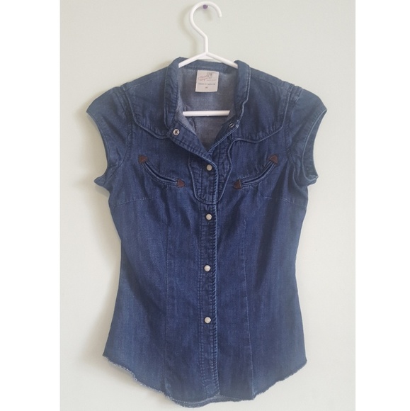 Denim button up top - Picture 1 of 1